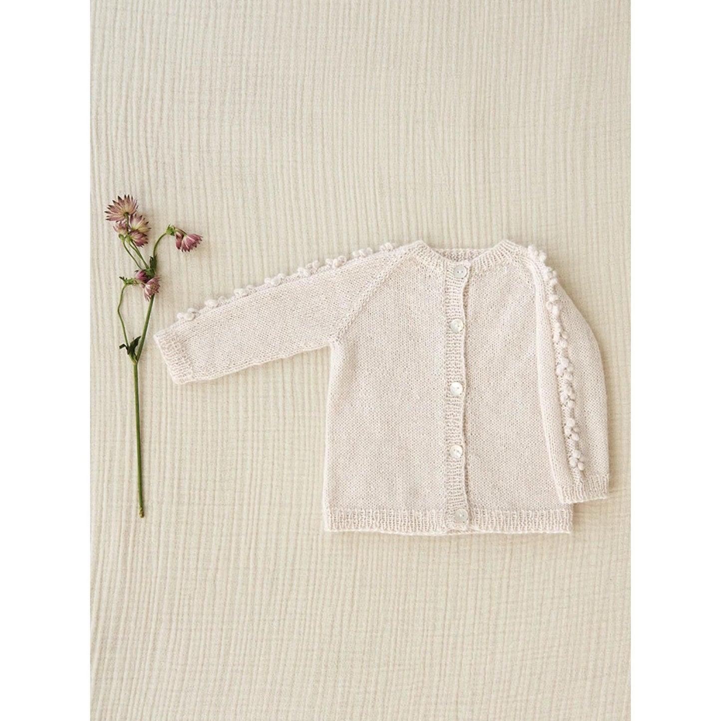 Anleitung (de, en) von © Sandnes - Adelia Jacke und Mütze 2106 Summer Baby / Nr. 9