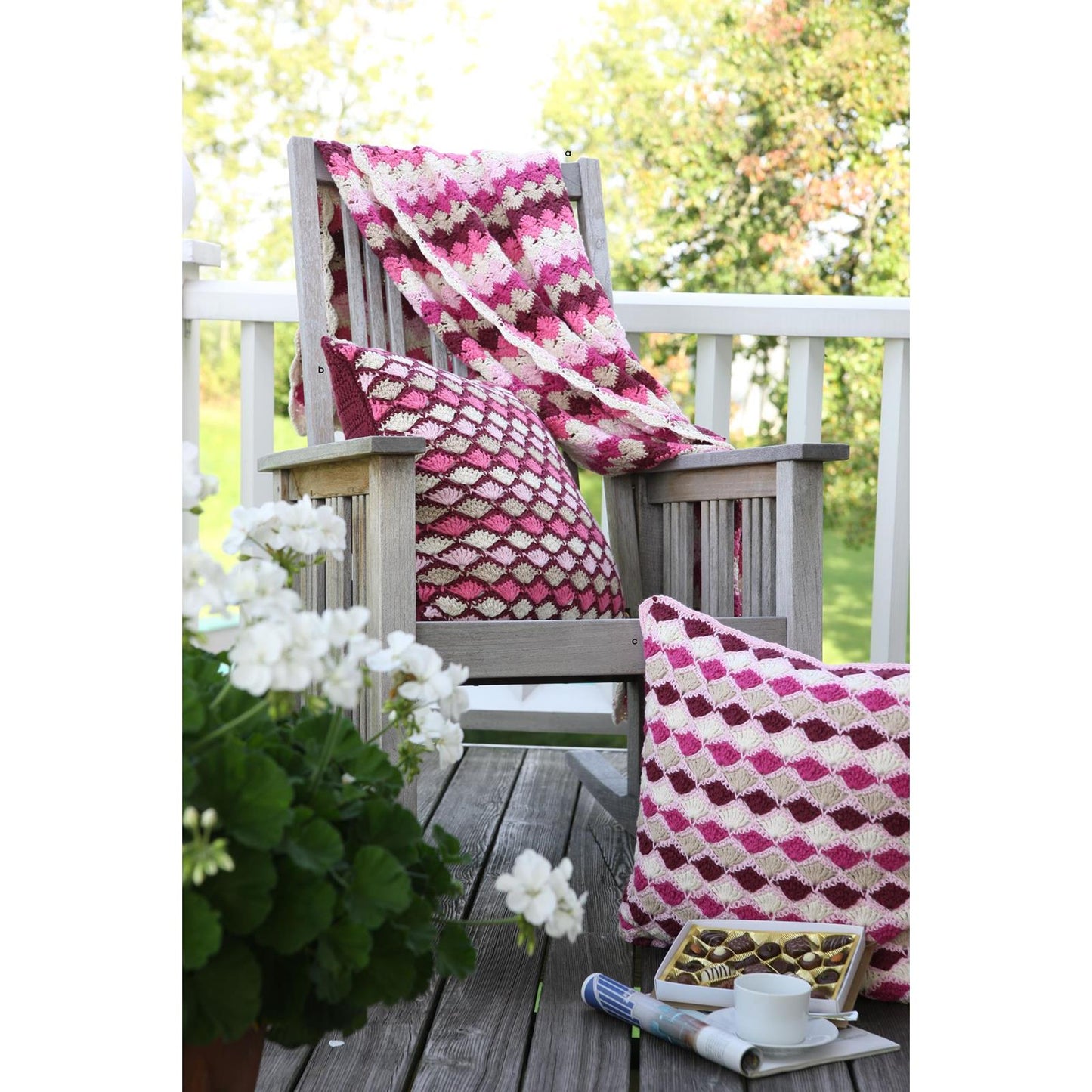 Anleitung – 3 in 1 – Kuschlige Häkeldecke (Häkelplaid) und 2 Kissenhüllen