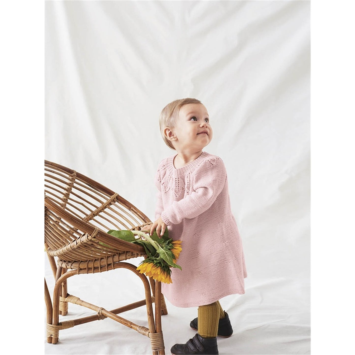 Anleitung (de, en) von © Sandnes - Glockenblumen-Kleid 1915 Babywolle 0-4 Jahre / Nr. 12a