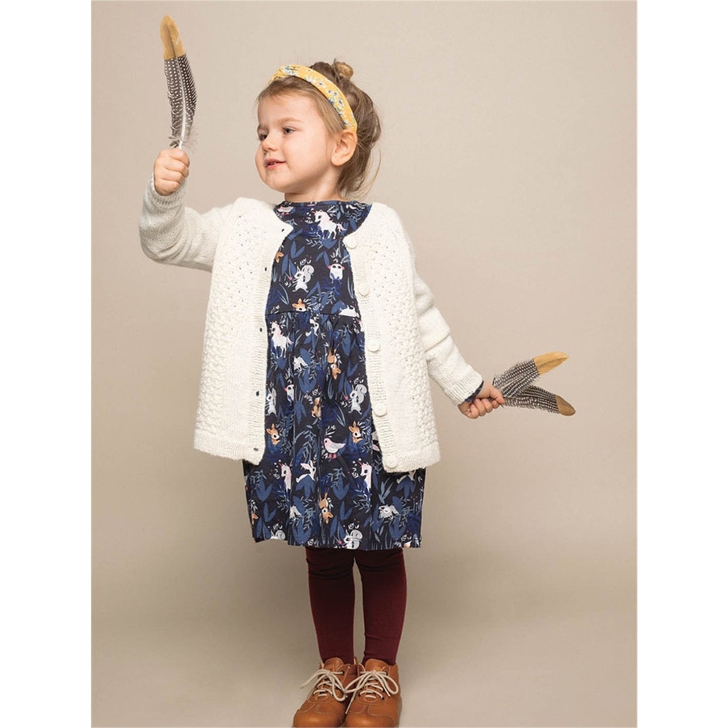 Anleitung (de, en) von © Sandnes - Weide-Kätzchen-Jacke 1903 Weicher Strick für Kinder / Nr. 7