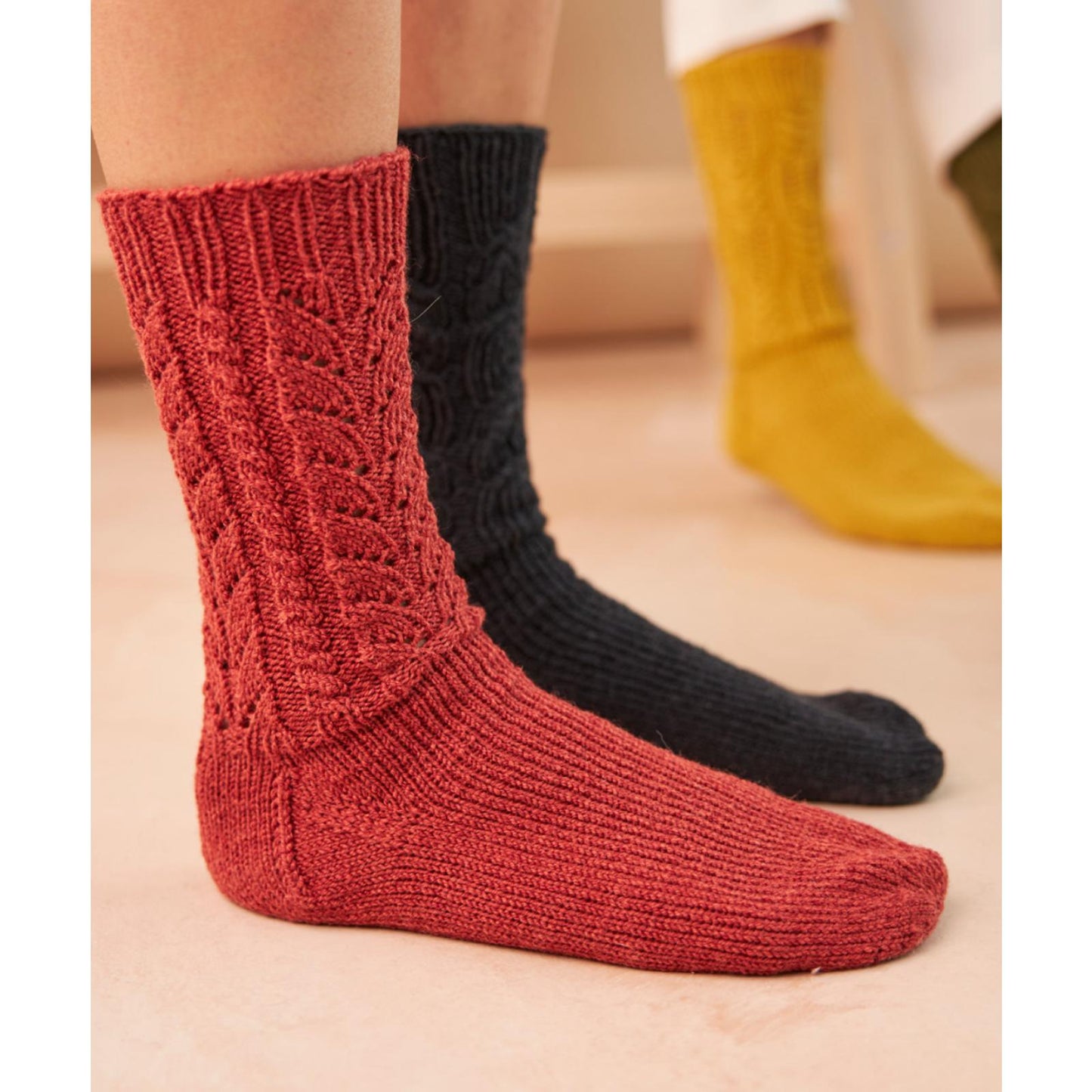 Anleitung (de) von © Woolly Hugs  - Socken-Parade - Maschenwelt 05/22