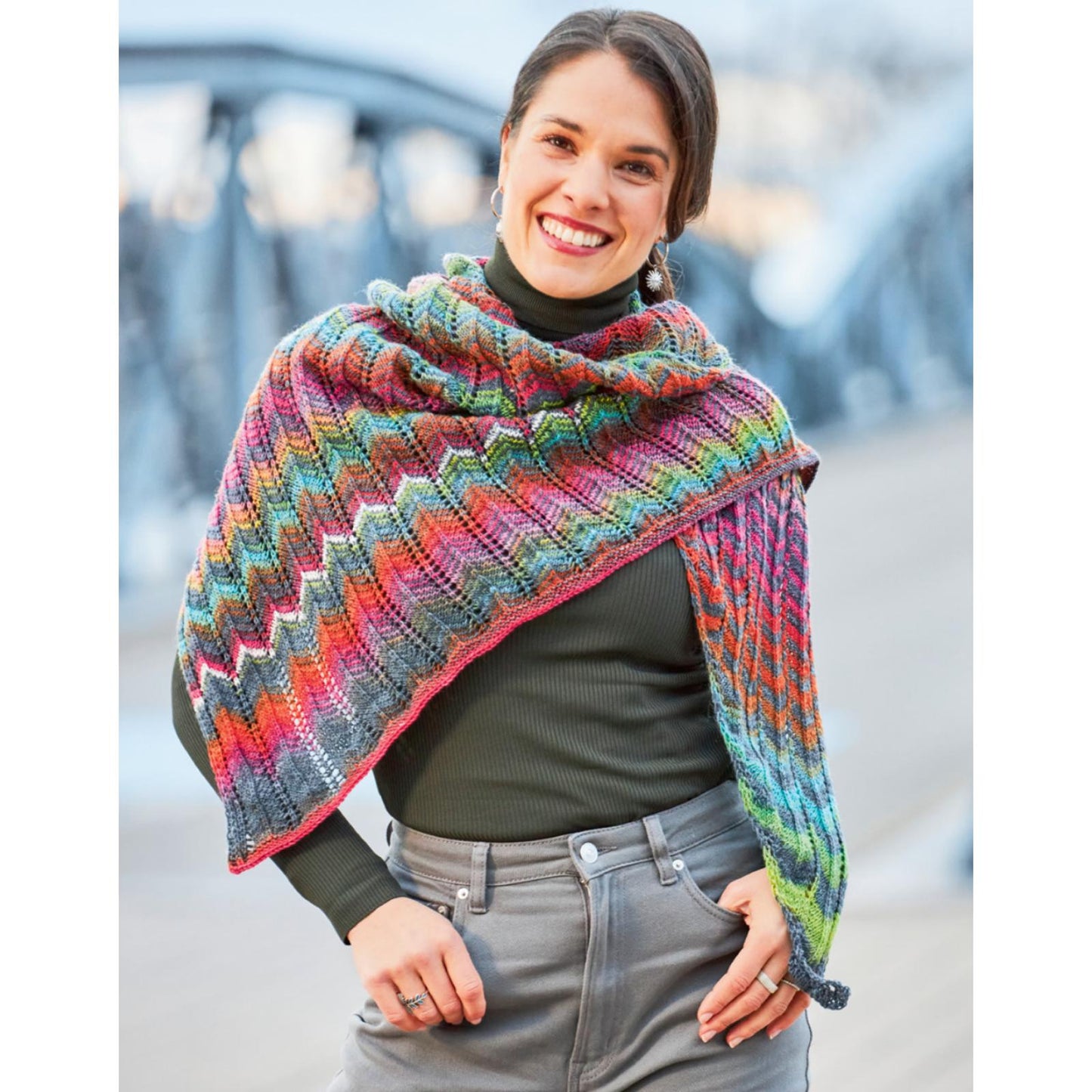 Anleitung (de) von © Woolly Hugs  - Tuch asymmetrisch - Maschenwelt 05/23