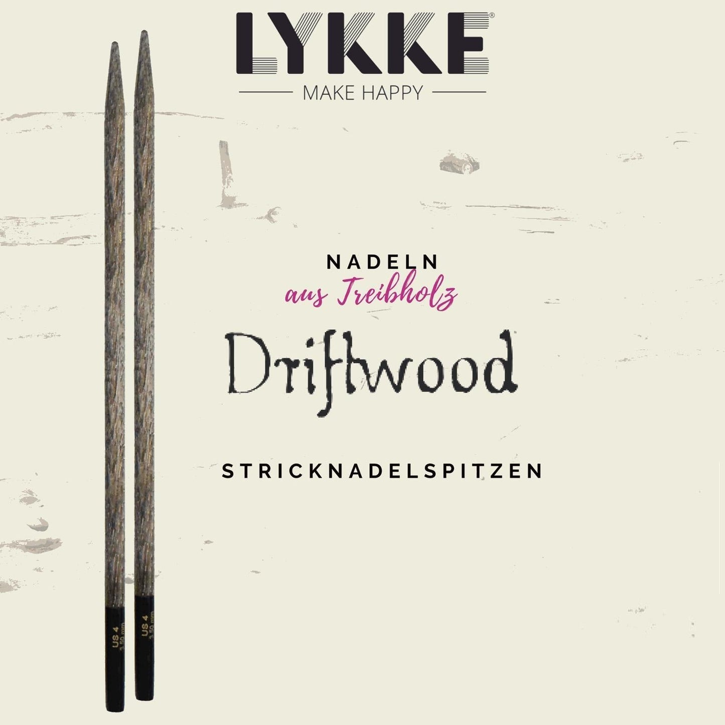 Driftwood Stricknadelspitzen, aus braun gefärbtem Treibholz, auf einfarbig hellgelbem Hintergrund, Oben Logo Lykke