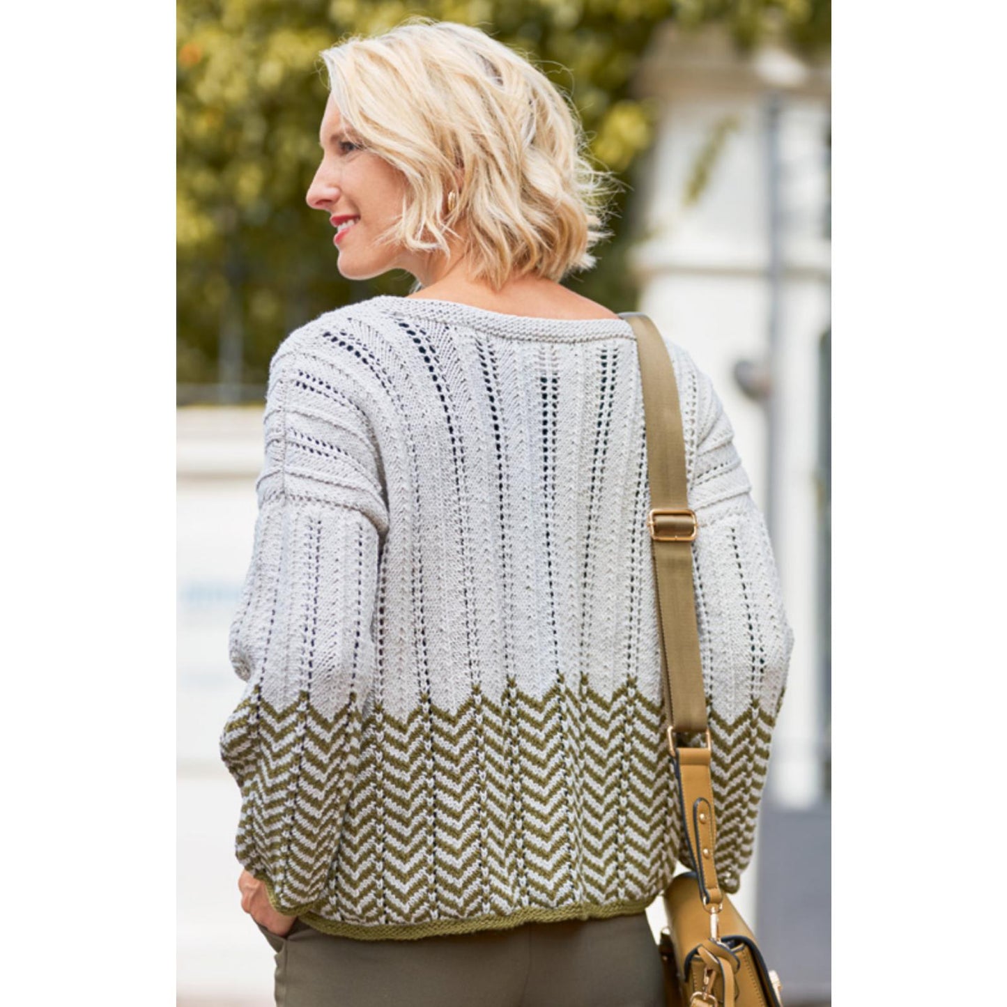 Anleitung (de) von © Woolly Hugs  - Pullover Great Olive - Maschenwelt 08/22