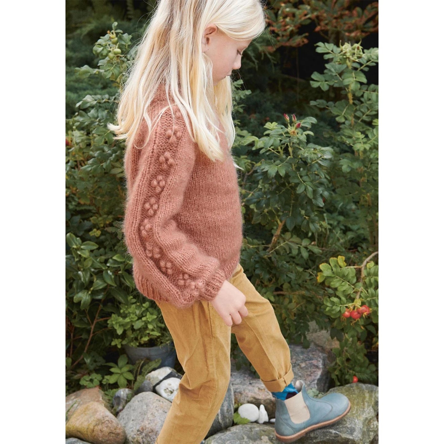 Anleitung (de, en) von © Sandnes - Fleur Pullover 2110 Weicher Strick für Kinder / Nr. 1