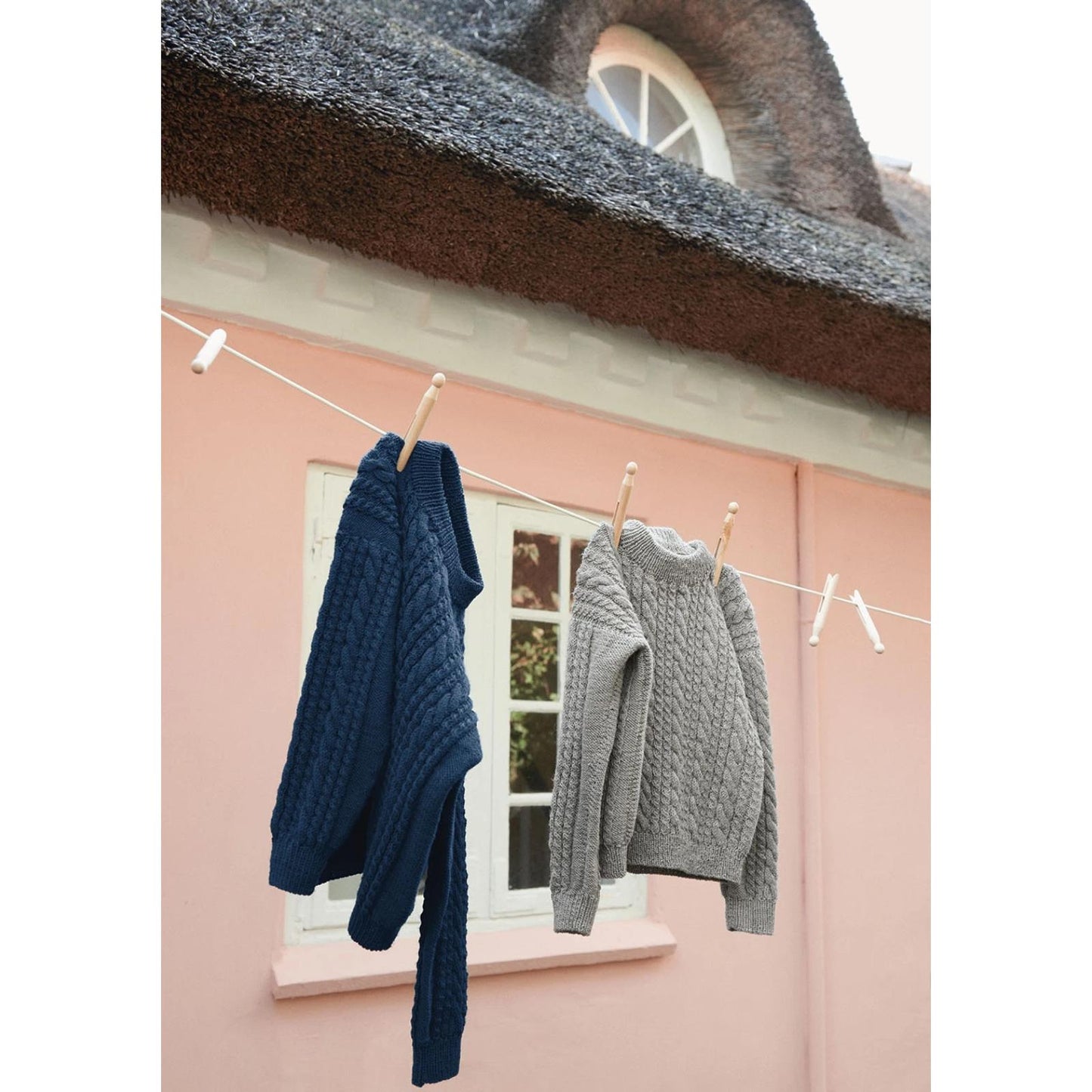 Anleitung (de, en) von © Sandnes - Pelles Arran-Pullover 2110 Weicher Strick für Kinder / Nr. 8