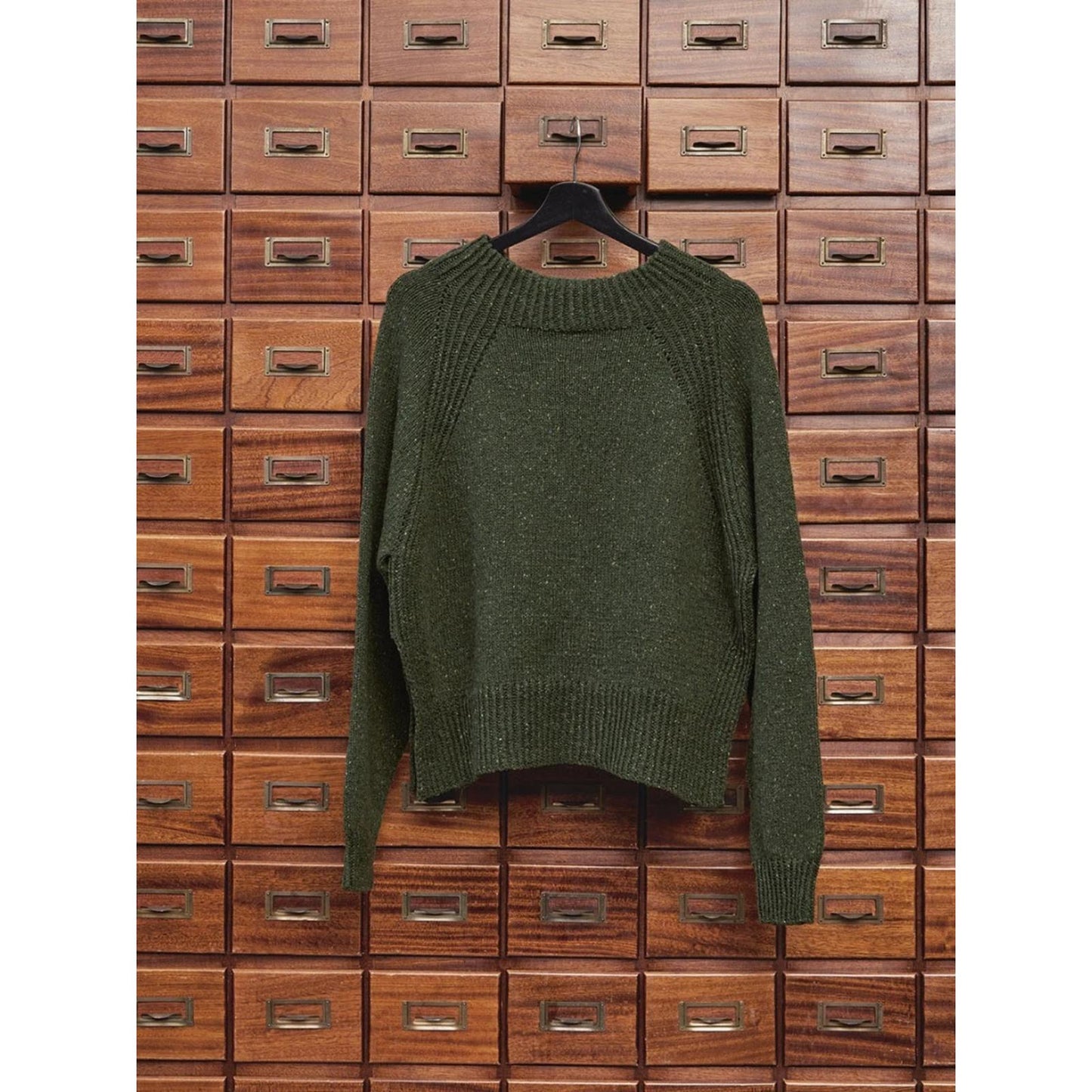 Anleitung (de, en) von © Sandnes - Kelly Pullover mit Schlitz, 2214-05b