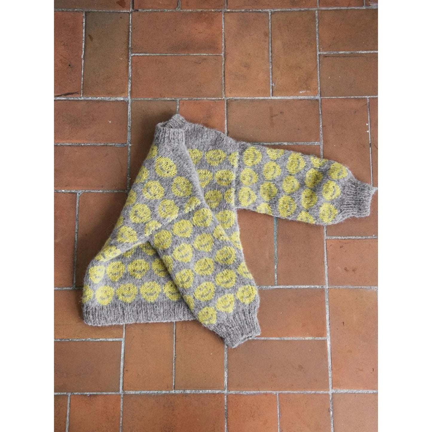 Anleitung (de, en) von © Sandnes - All Smiley Pullover, 2303-08