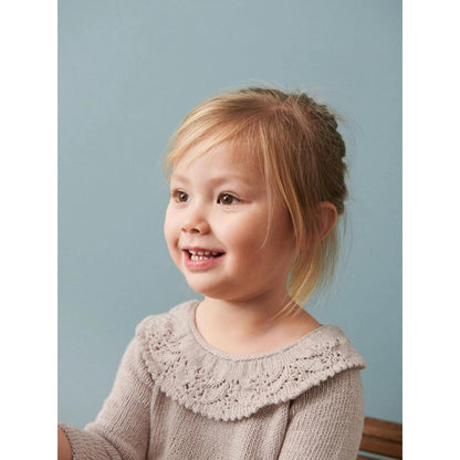 Anleitung (de, en) von © Sandnes - Augustine Kleid, Frühling/Sommer Baby 2304-07
