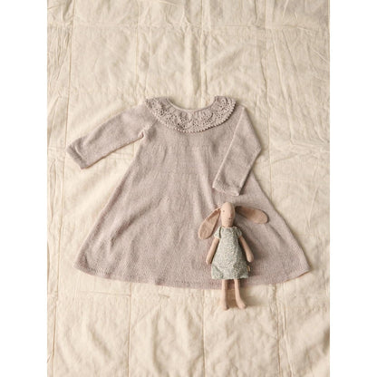 Anleitung (de, en) von © Sandnes - Augustine Kleid, Frühling/Sommer Baby 2304-07