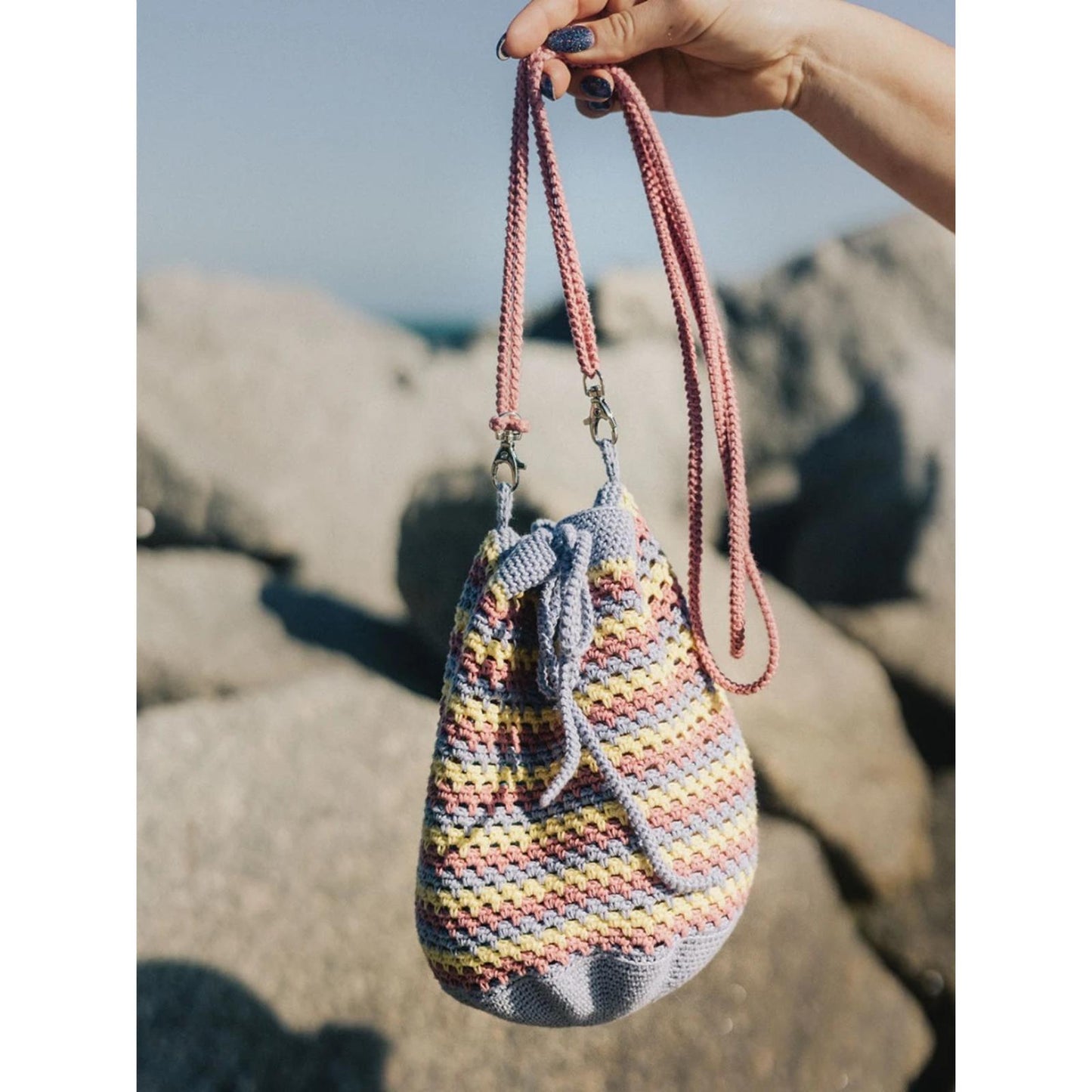Anleitung (de, en) von © Sandnes - Pebble Bag, Tasche, Sommerkinder 2306-01