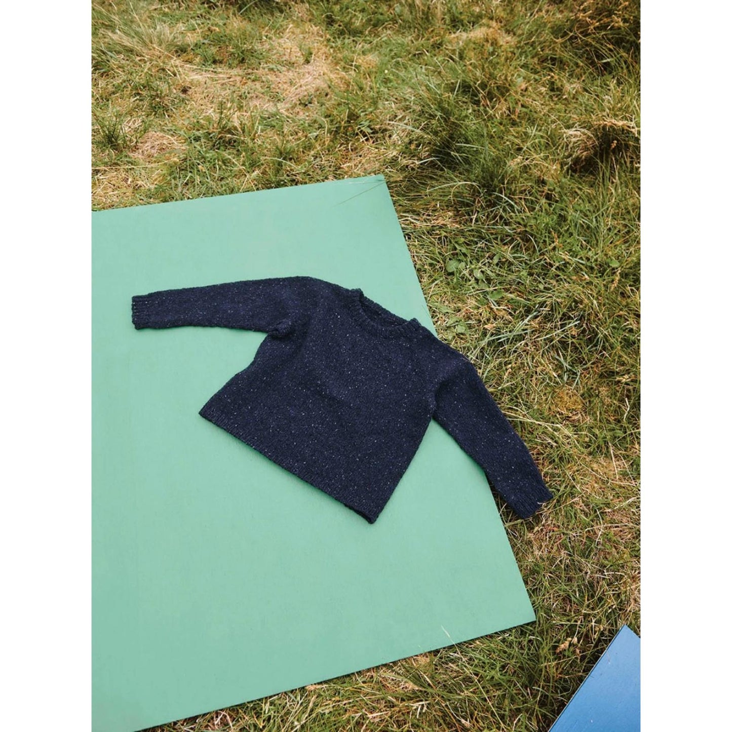 Anleitung (de, en) von © Sandnes - Debutant Sweater 2309-10A