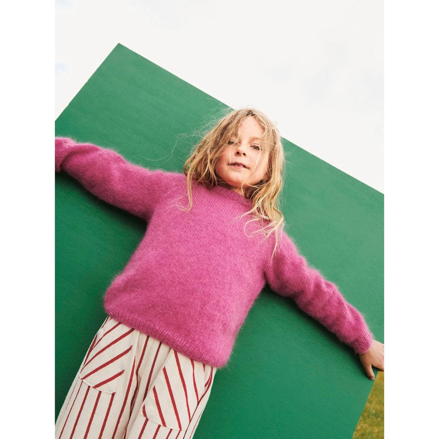 Anleitung (de, en) von © Sandnes - Debutant Sweater 2309-07A