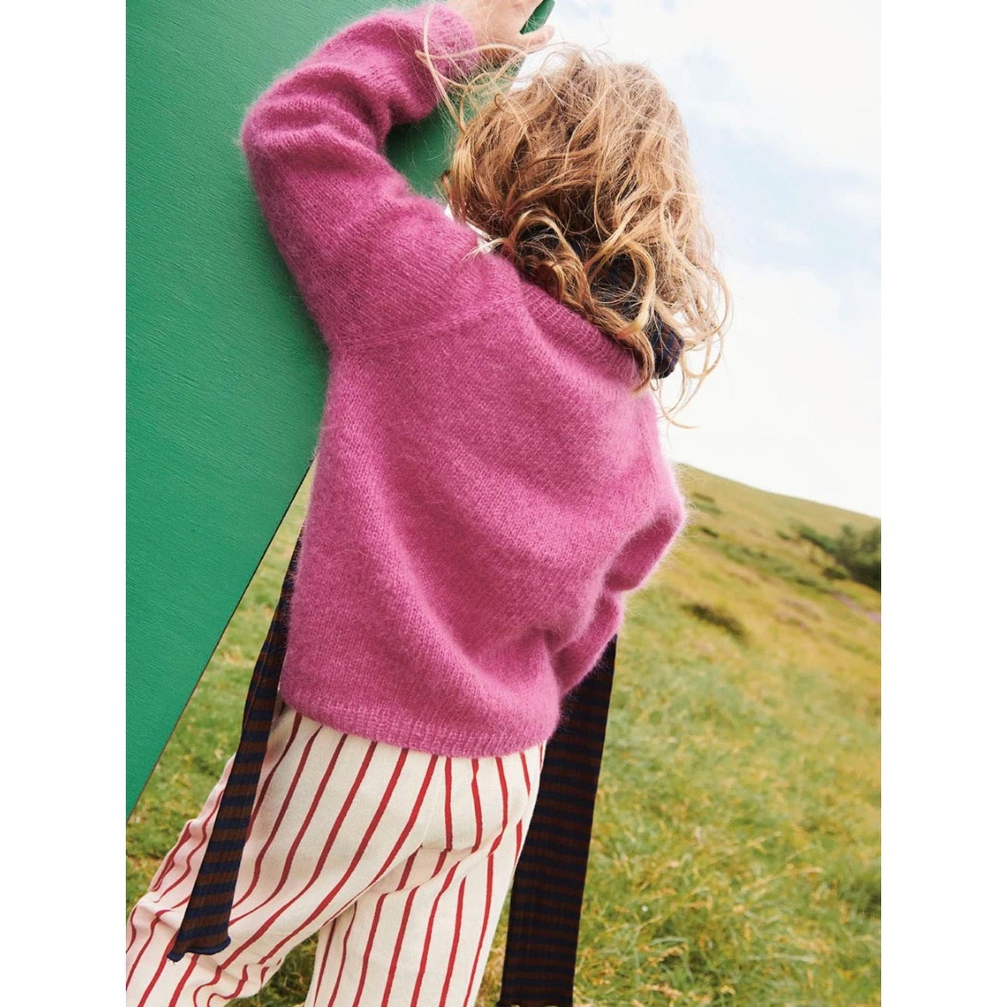 Anleitung (de, en) von © Sandnes - Debutant Sweater 2309-07A