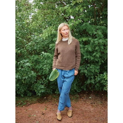 Anleitung (de, en) von © Sandnes - Debutant Sweater 2312-01B