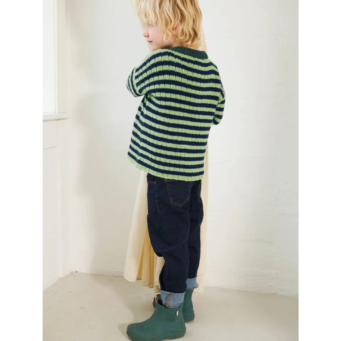 Sandnes Anleitungsheft 2401 Mykt til barn Nr. 2 - Sedrick Sweater