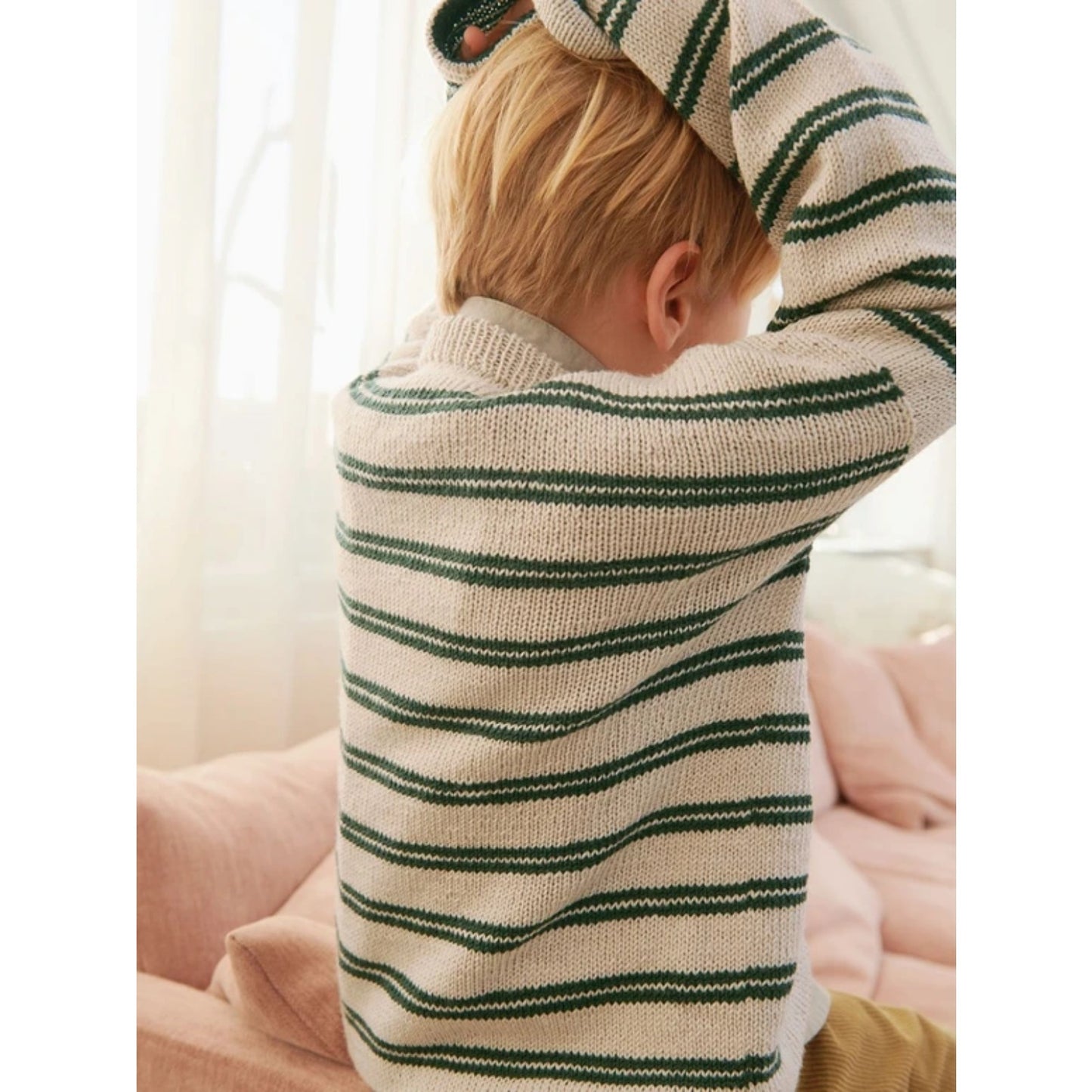 Sandnes Anleitungsheft 2401 Mykt til barn Nr. 6 - Aaron sweater