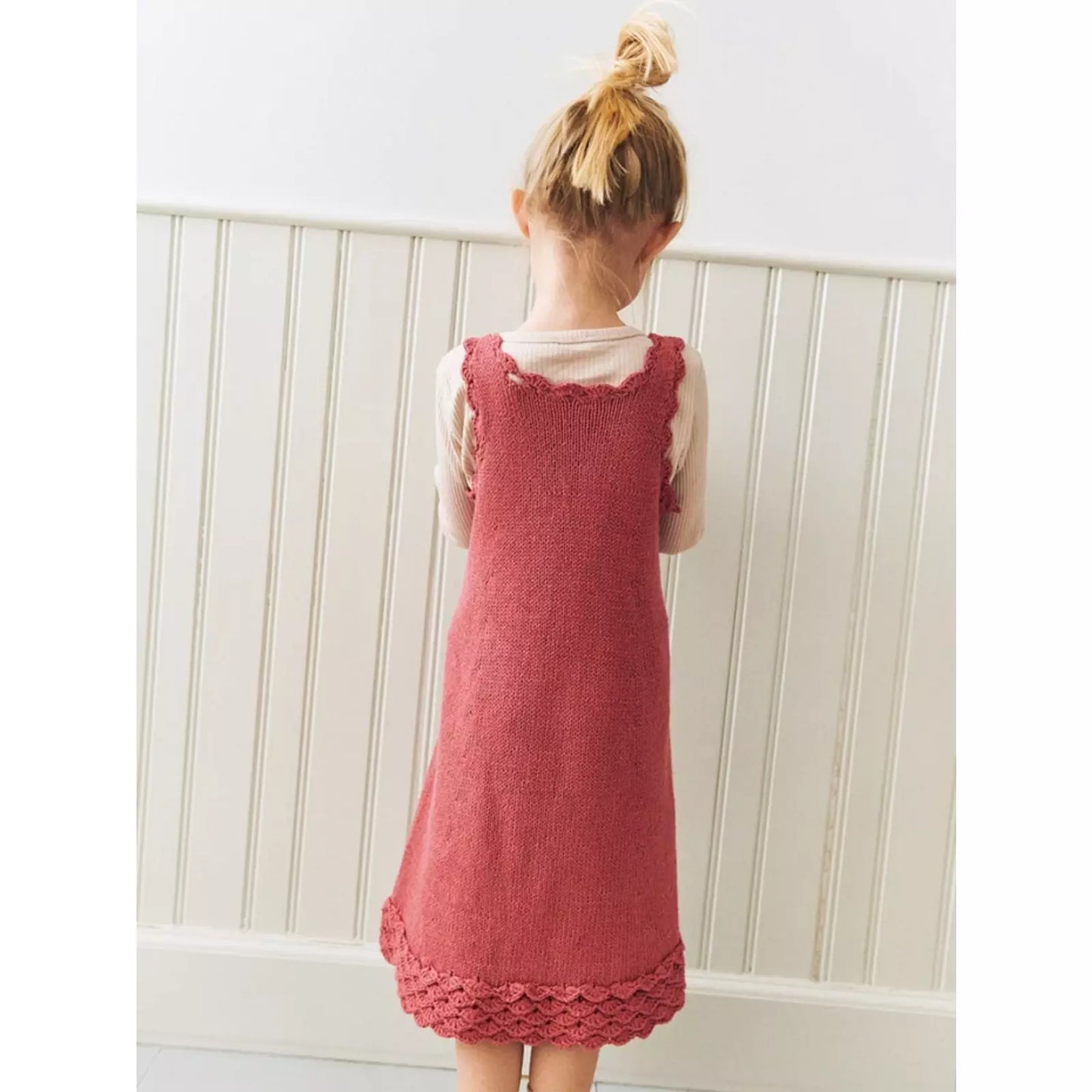 Sandnes Anleitungsheft 2603 Nr. 1 Roselyn Dress Junior