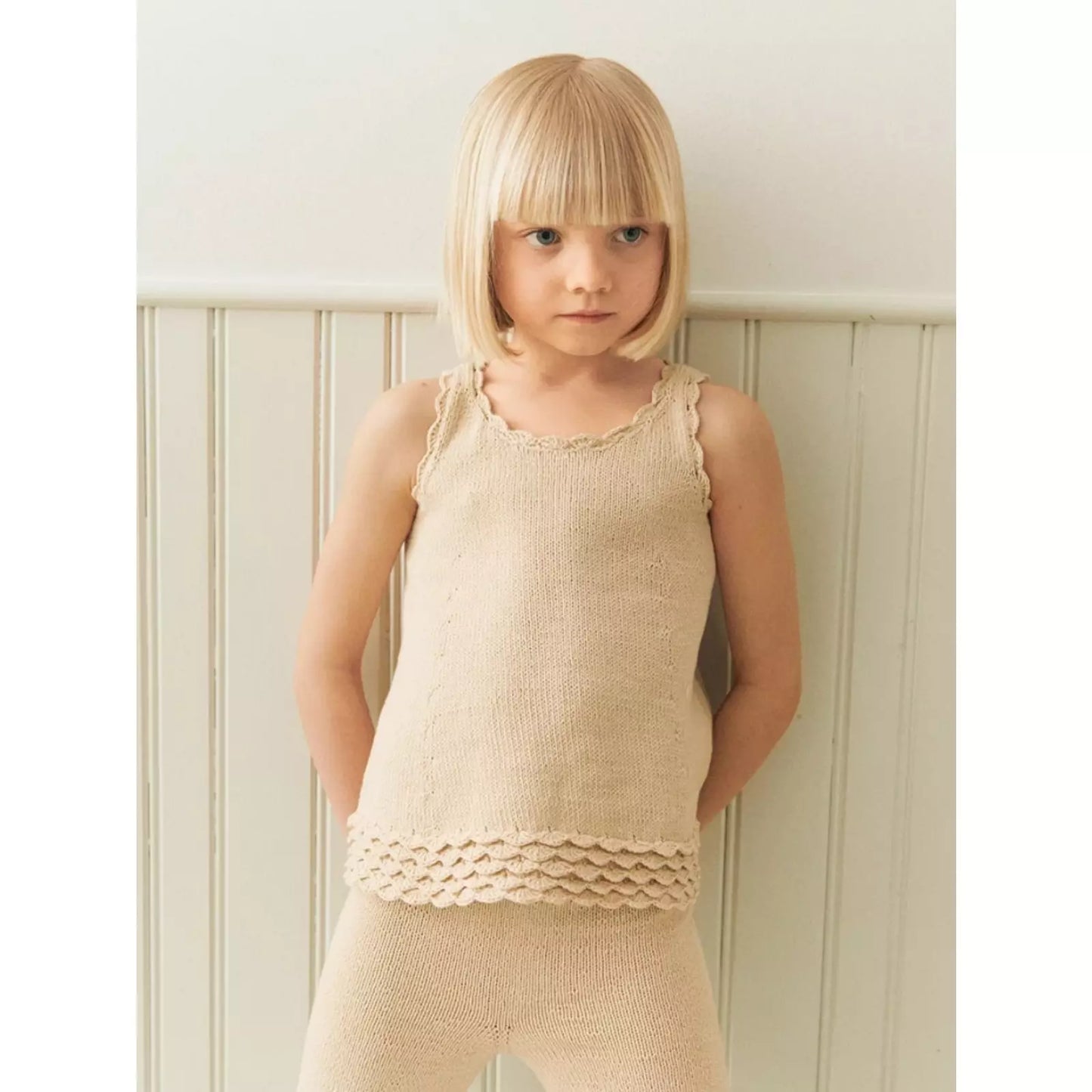 Sandnes Anleitungsheft 2603 Nr. 4 Roselyn Singlet & Pants Junior