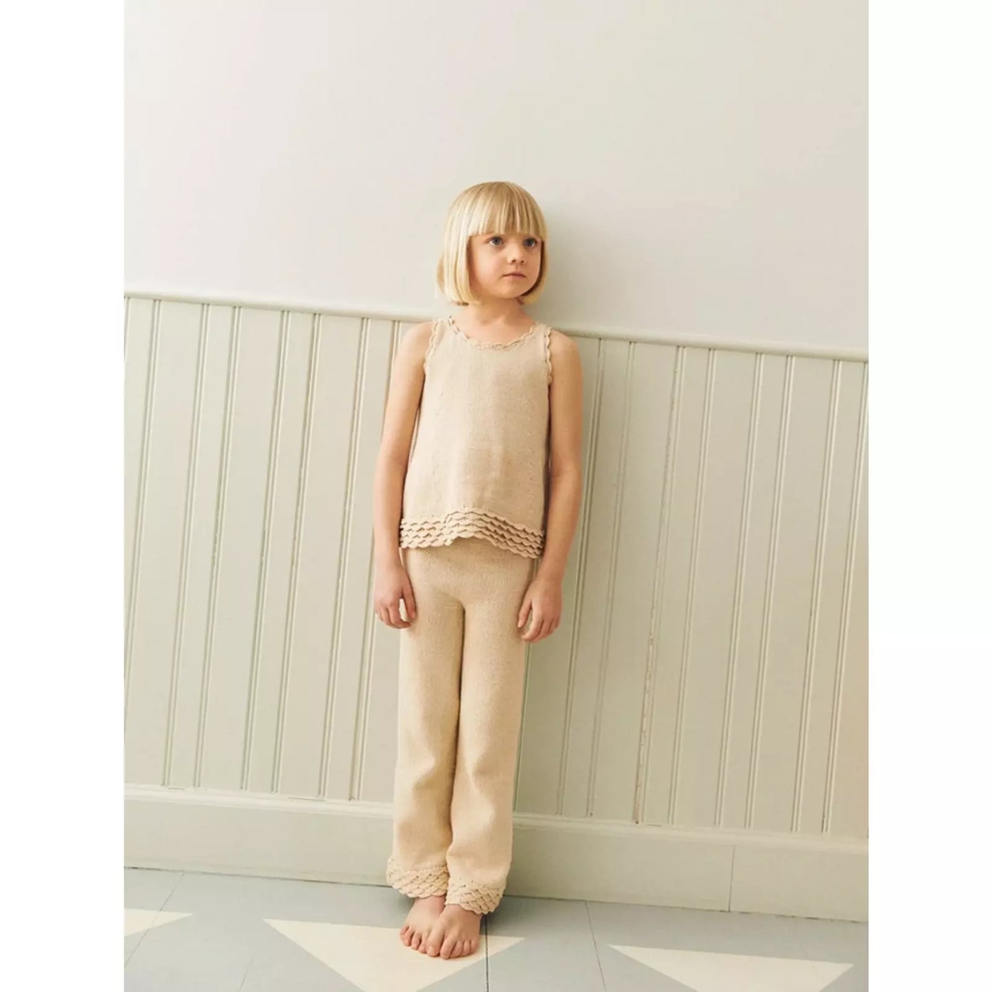 Sandnes Anleitungsheft 2603 Nr. 4 Roselyn Singlet & Pants Junior