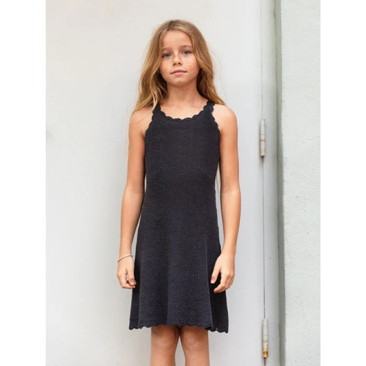 Sandnes Anleitungsheft 2405 Sommerbarn Nr. 1 - Linnea dress junior