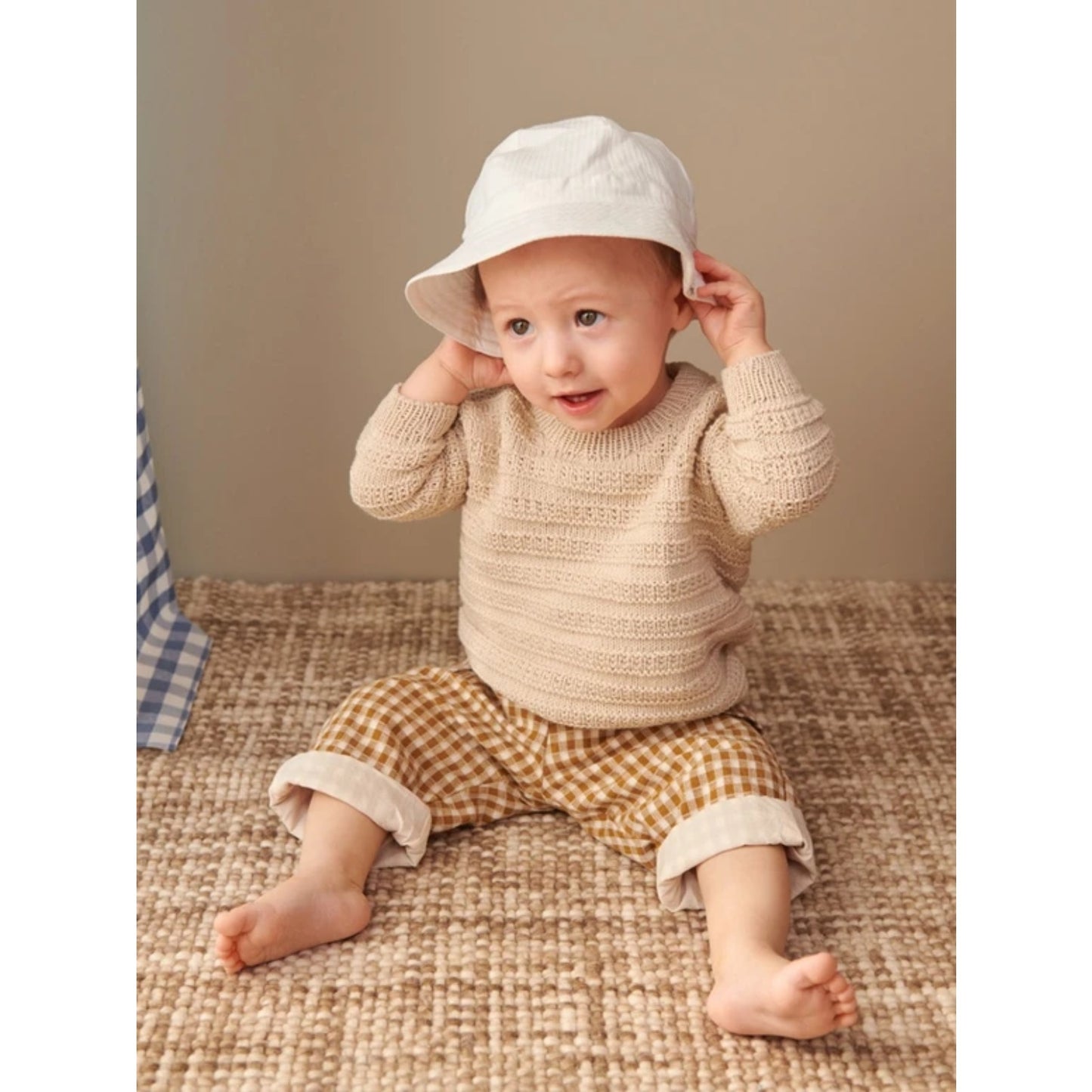 Sandnes Anleitungsheft 2407 Sommer Baby Nr. 1 Filip Sweater, Diaper Pants & Bonnet Baby