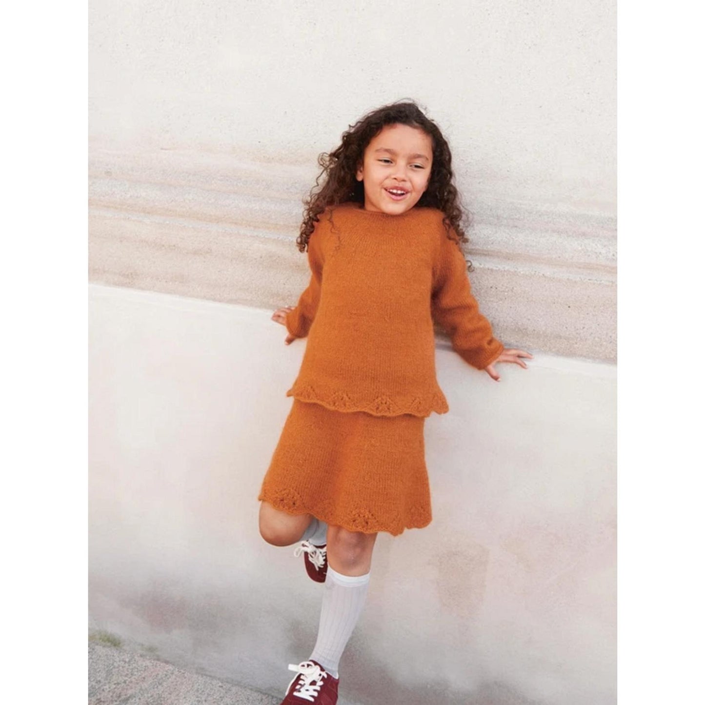 Sandnes Anleitungsheft 2408 Mykt Til Barn Nr. 7 Augustine Sweater & Skirt Junior