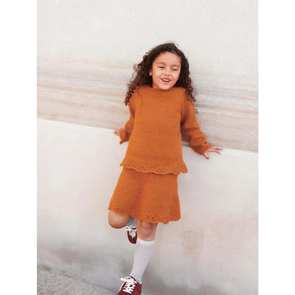 Sandnes Anleitungsheft 2408 Mykt Til Barn Nr. 7 Augustine Sweater & Skirt Junior