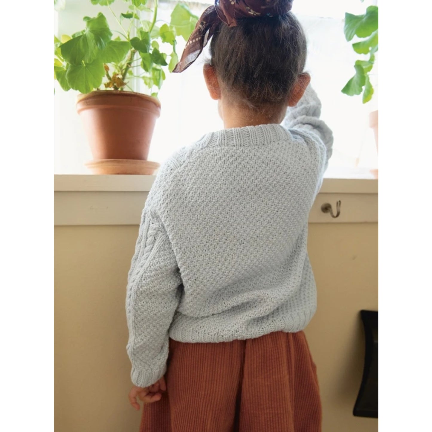 Sandnes Anleitungsheft 2501 Mykt til barn Nr. 1 Caspian Sweater Junior