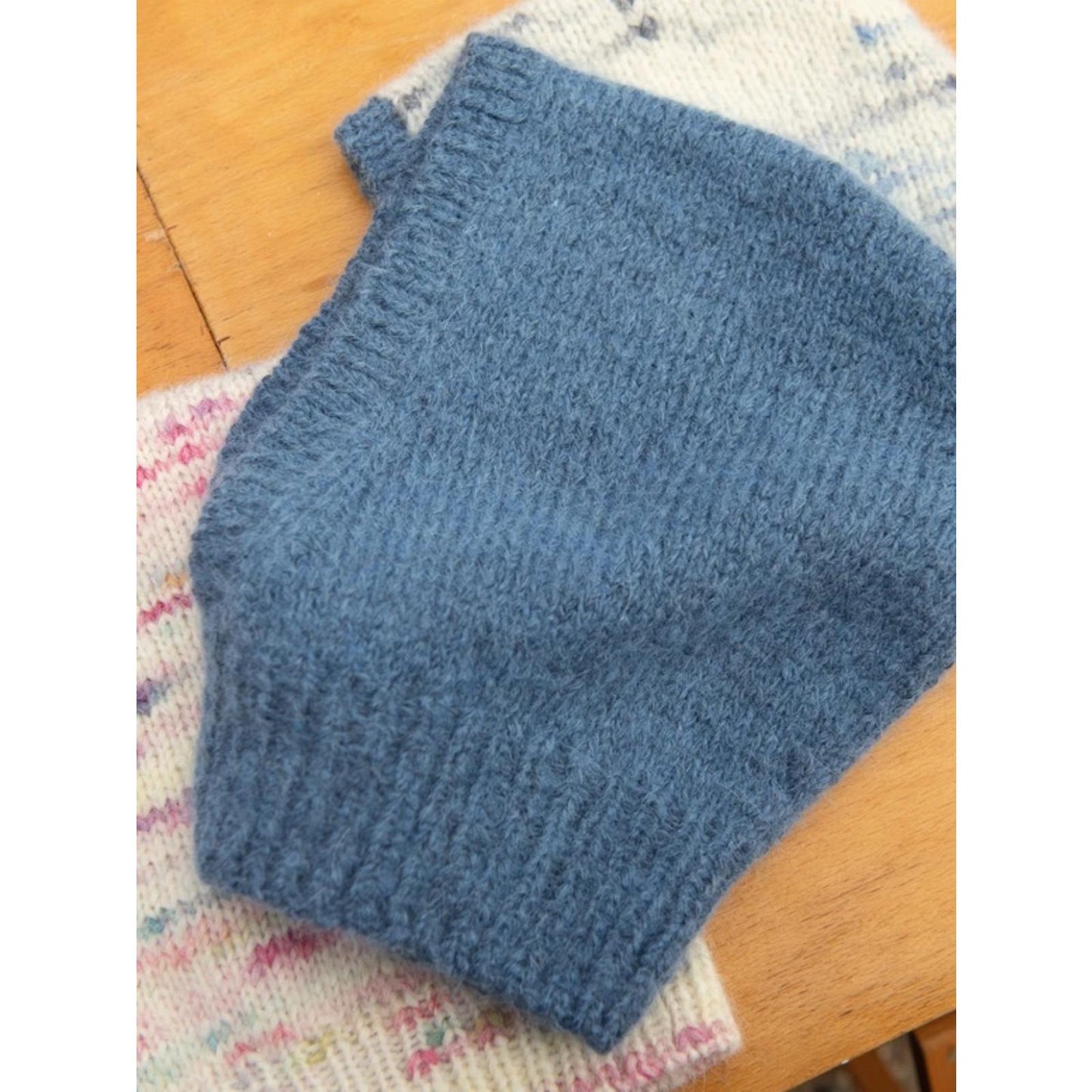 Sandnes Anleitungsheft 2506 Sommerbaby Nr. 3 Hugsy Hood Junior