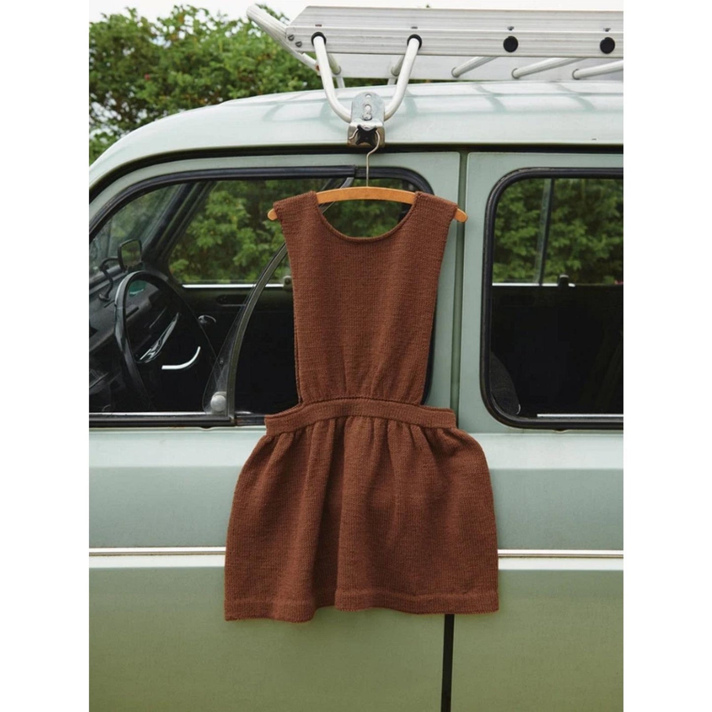 Sandnes Anleitungsheft 2506 Sommerbaby Nr. 5 Belle Dress Junior