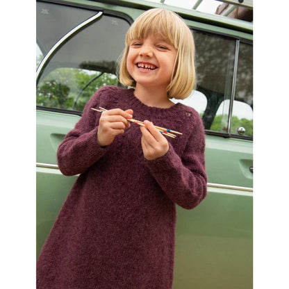 Sandnes Anleitungsheft 2506 Sommerbaby Nr. 8 Sweet Pea Dress Junior