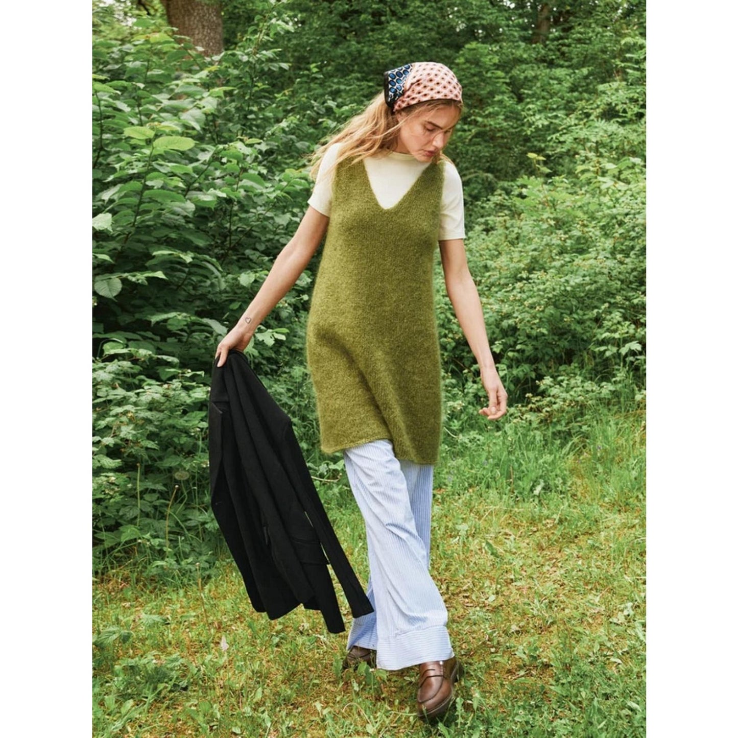 Sandnes Anleitungsheft 2507 Nr. 9 Meadow Dress