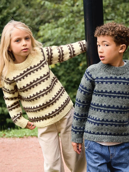 Sandnes Anleitungsheft 2513 Nr. 3 Ridge Sweater Junior