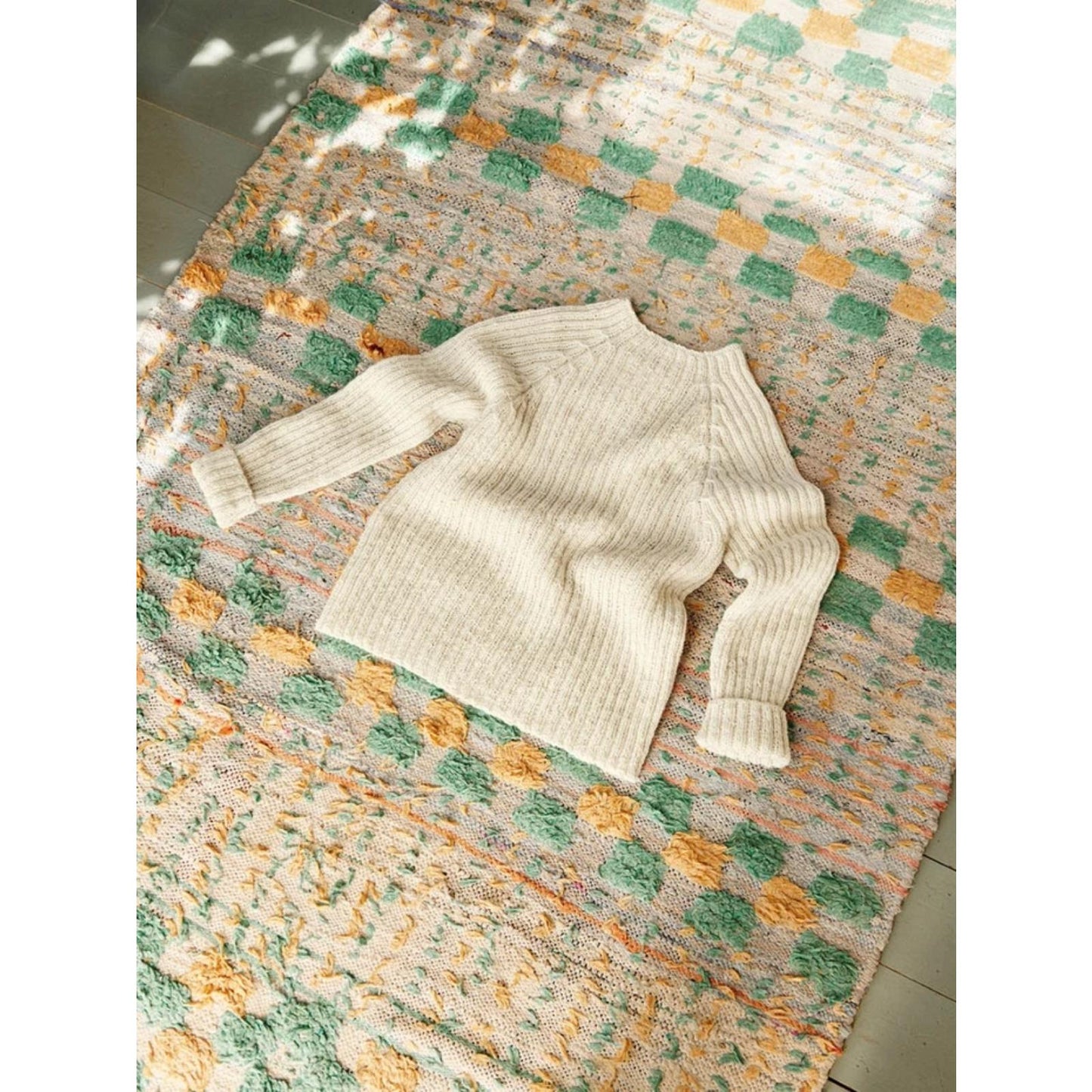 Sandnes Anleitungsheft Strick für Kinder 2605 Nr. 5 Theo Sweater Junior