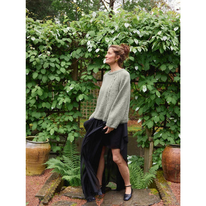 Sandnes Anleitungsheft 2606 Nr. 10 Laura Sweater Sweater