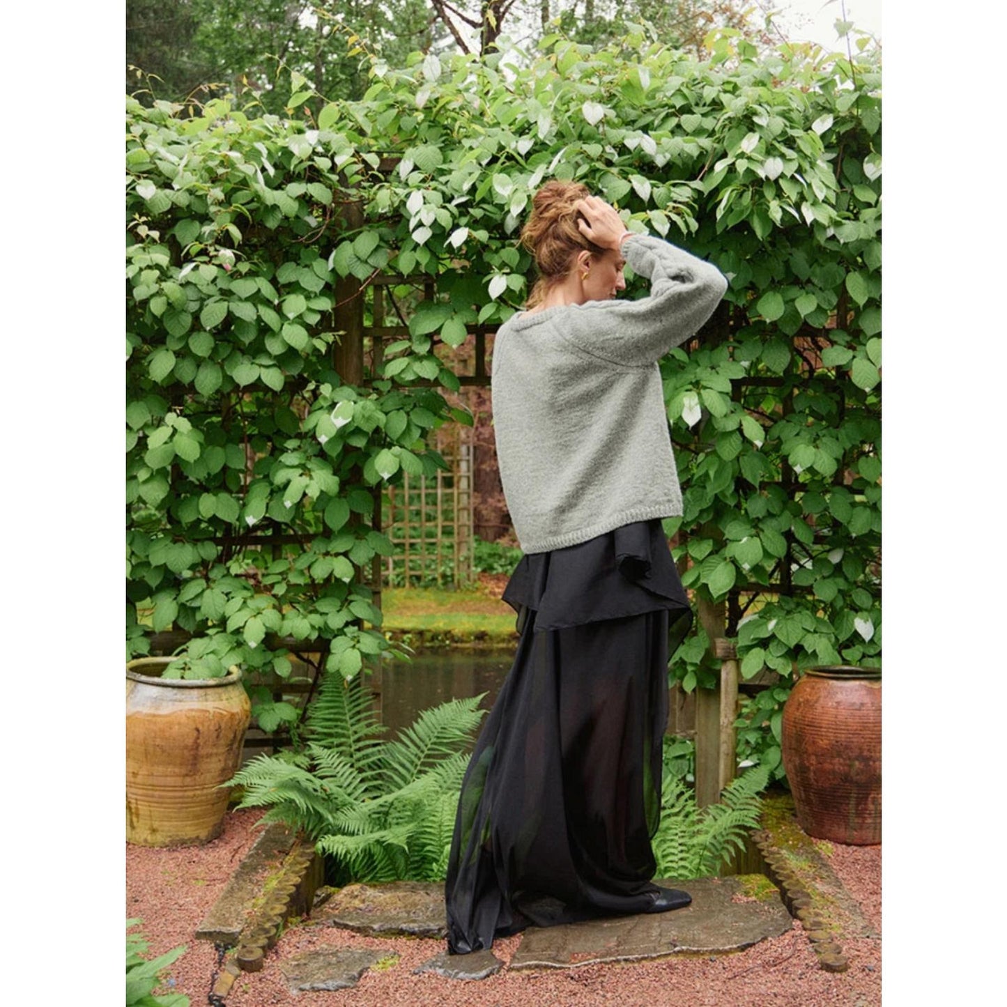 Sandnes Anleitungsheft 2606 Nr. 10 Laura Sweater Sweater