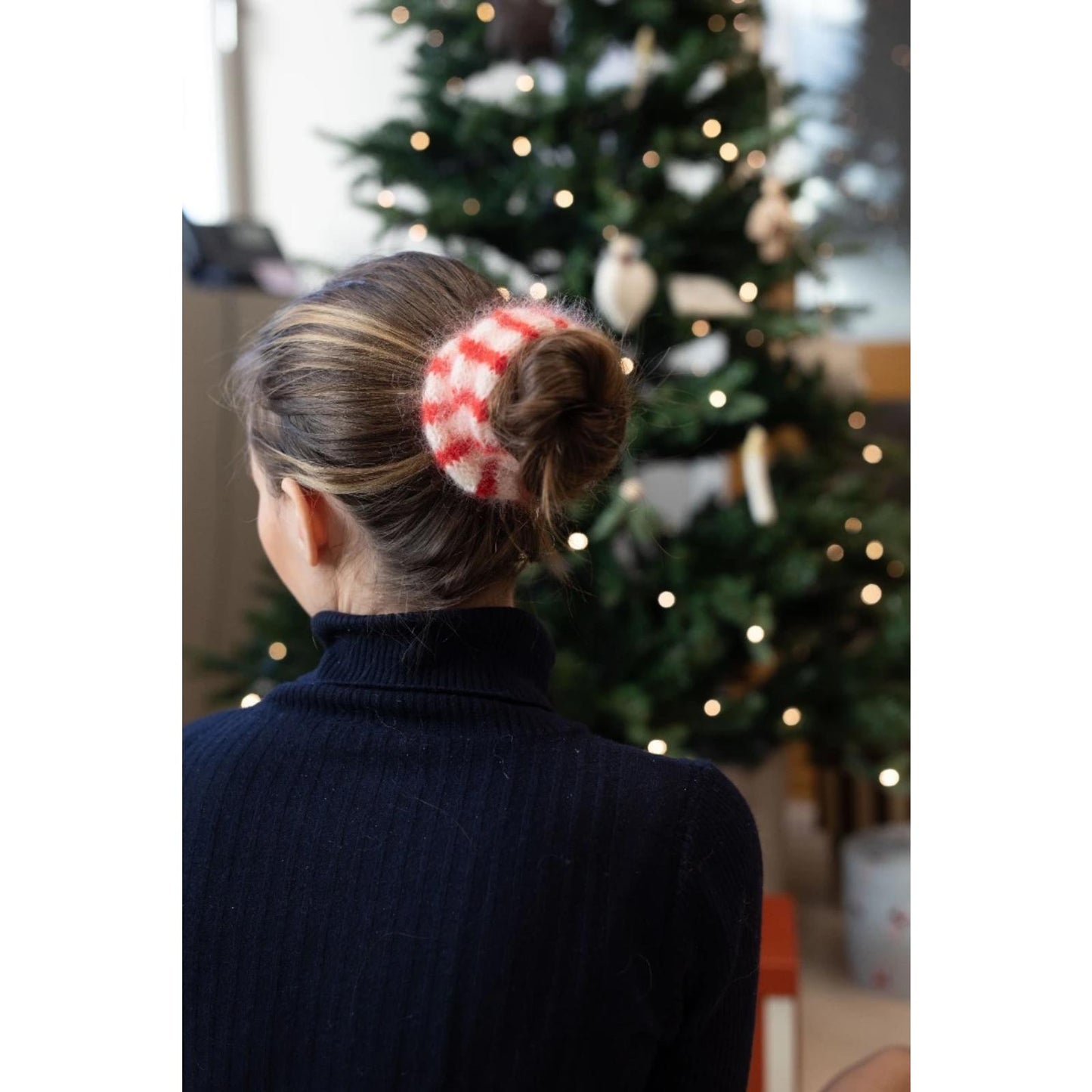 Anleitung (nor, en) von © Sandnes - Knit a Scrunchie, Stricke ein Haargummi