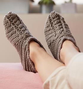 Crochet cozy sofa socks 27021