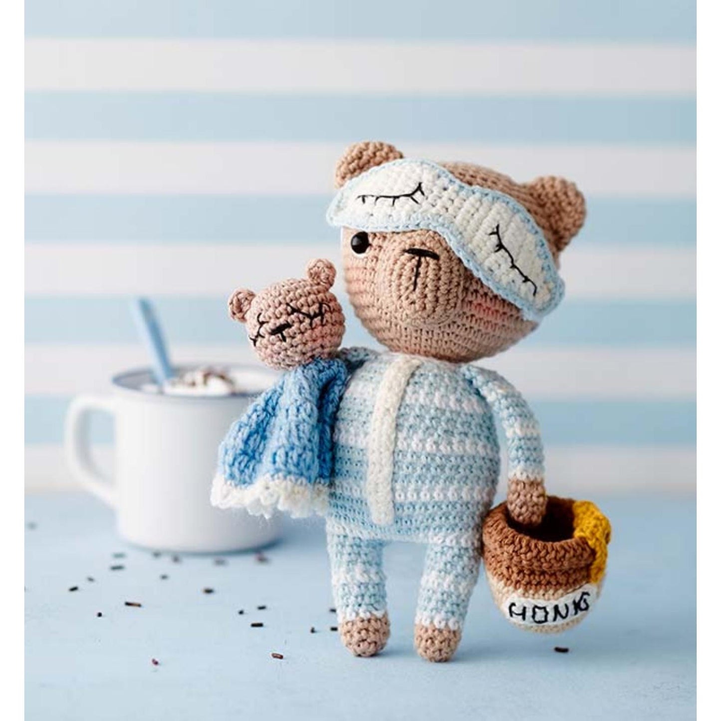 Happy Häkelfriends – Niedliche Amigurumis mit Accessoires durchs Jahr (DE)