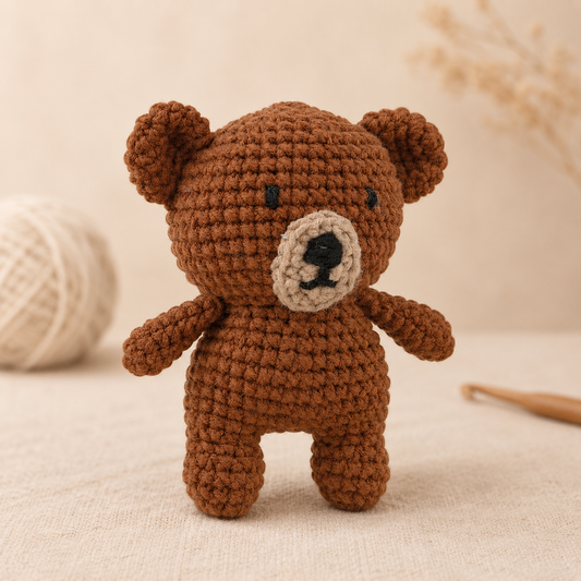Lykke - Häkelset mit Wolle - Amitami Timber the Bear (EN)