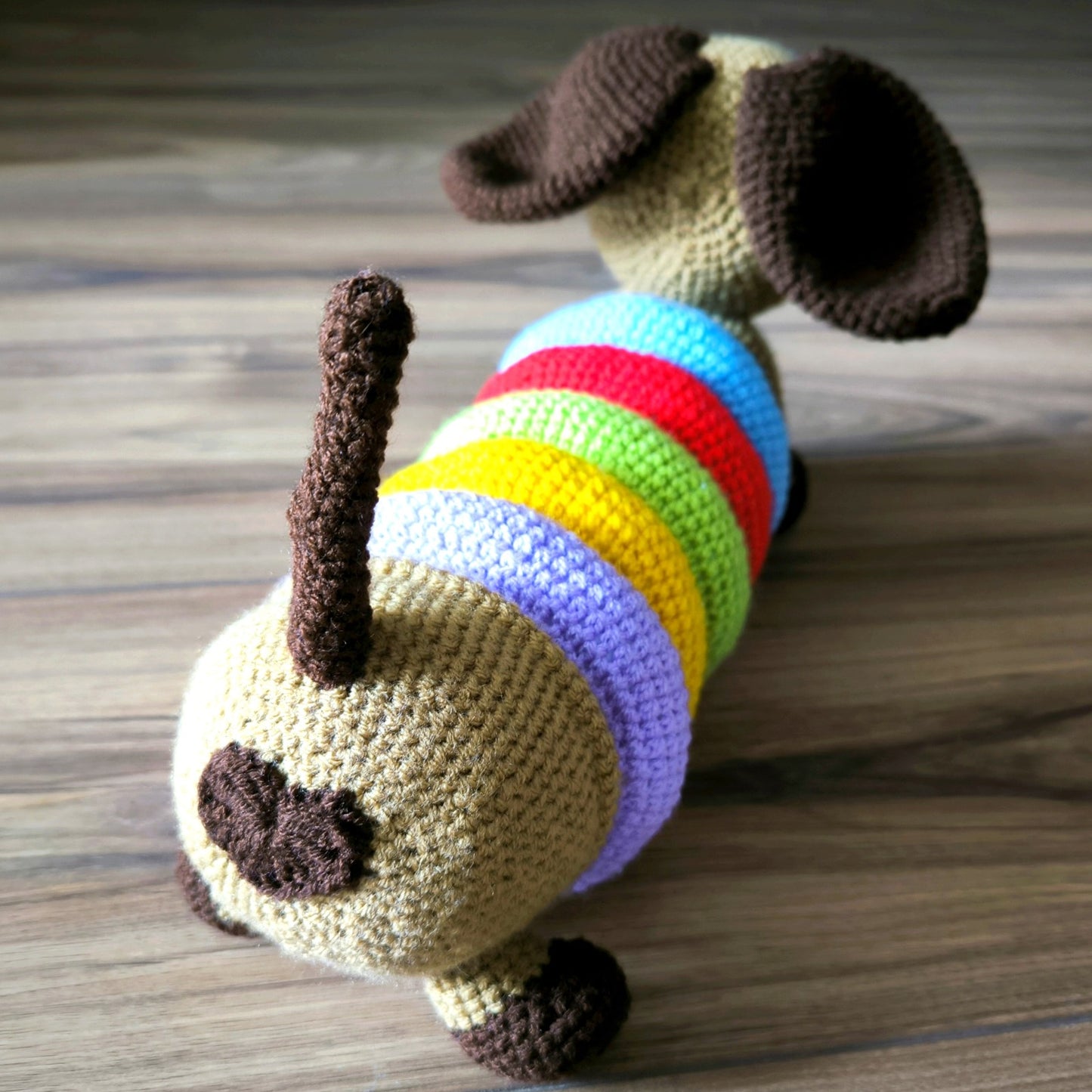 Crochet pattern for dachshund "Erwin" with colorful rings