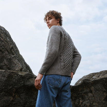 Novita RISTEYS Herren-Zopfmusterpullover – Originalanleitung von © Novita