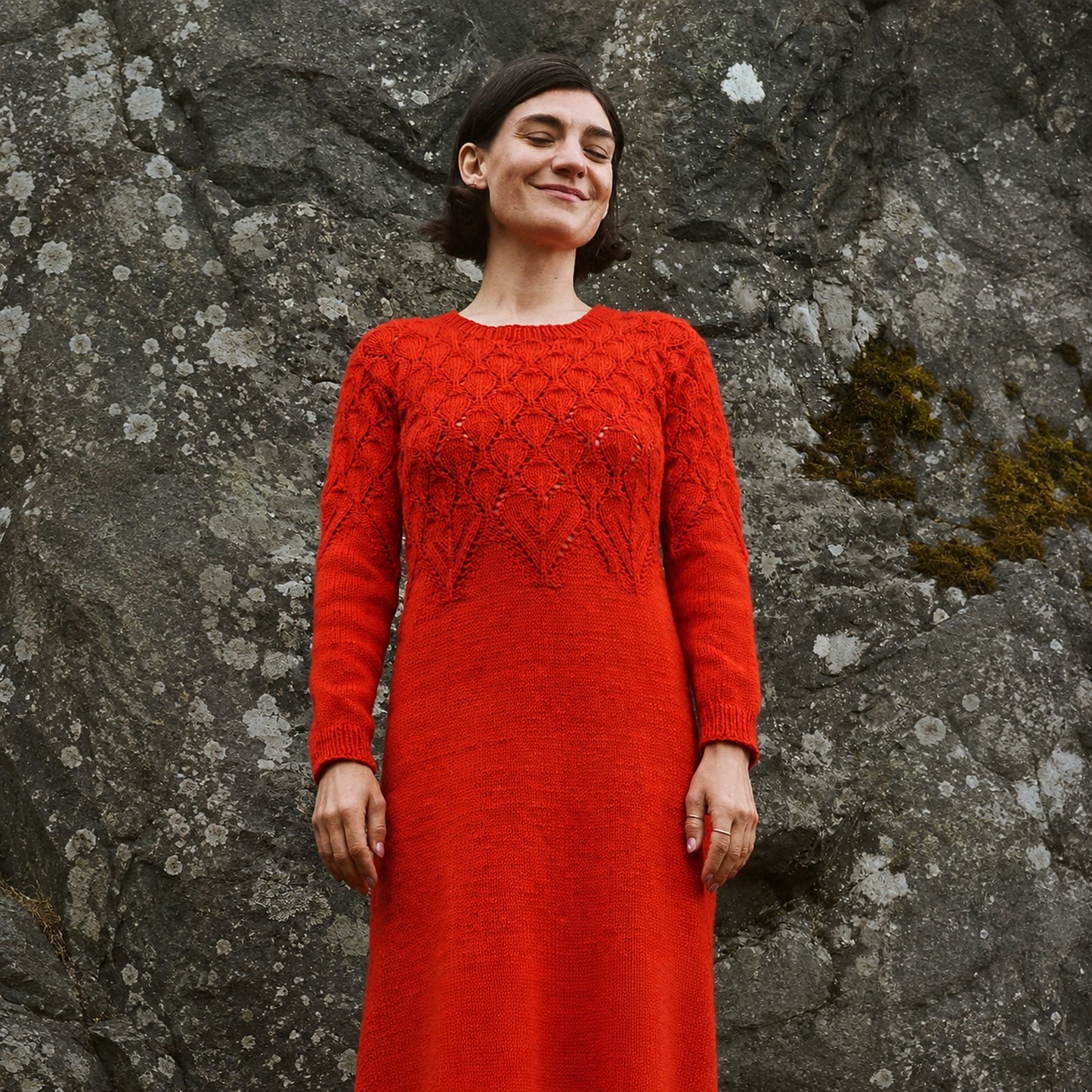 Novita SISAR Strickkleid – Originalanleitung von © Novita