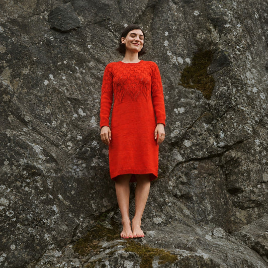 Novita SISAR Strickkleid – Originalanleitung von © Novita