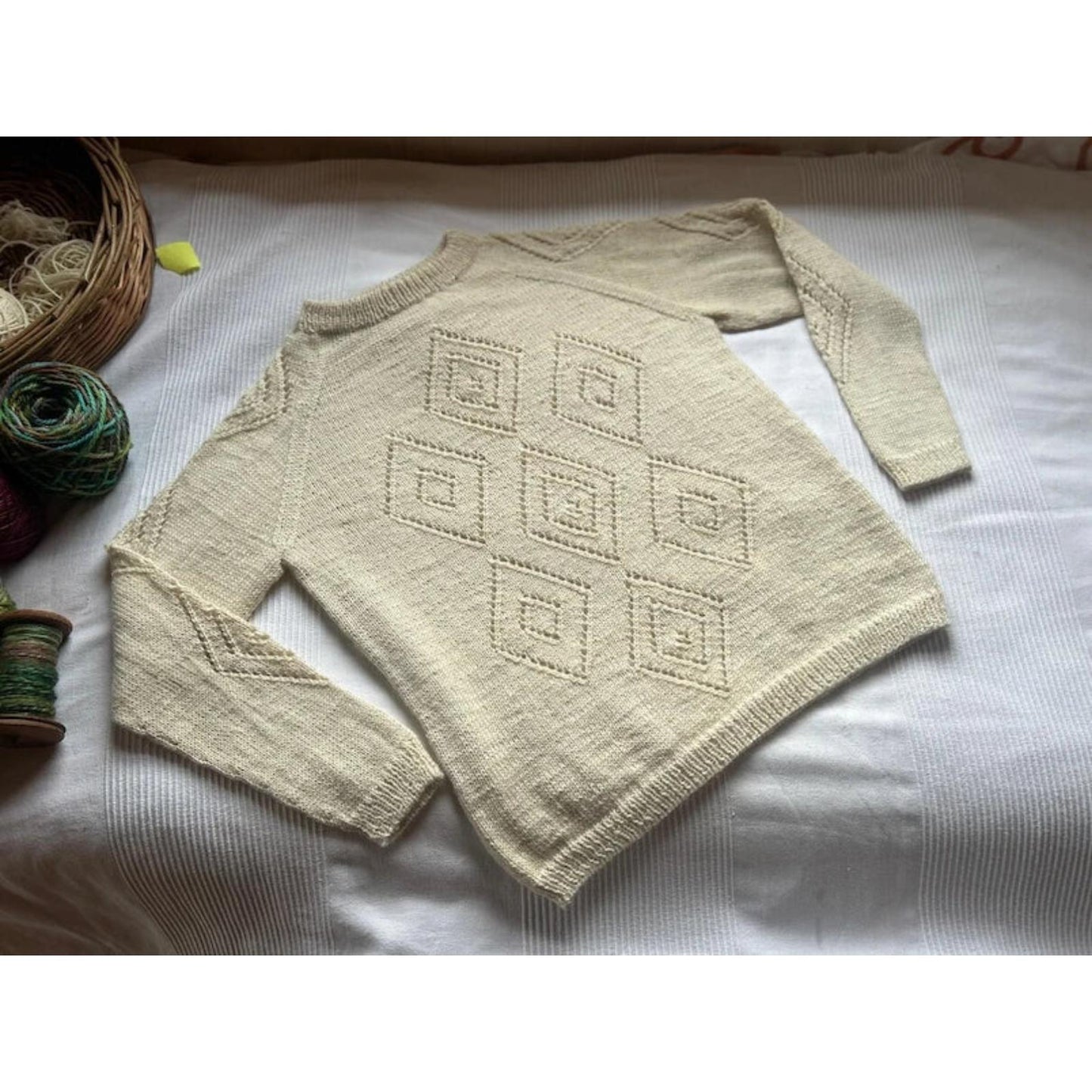 Anleitung (en) von © Eriu Diamond Love Sweater