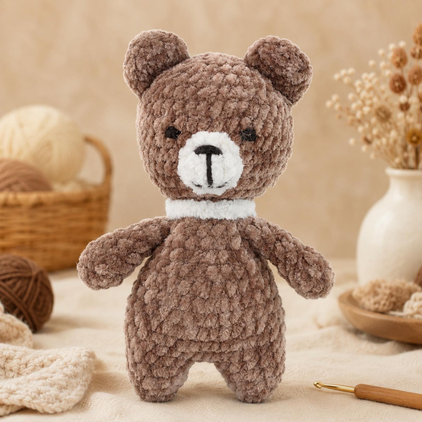 Lykke - Häkelset mit Wolle - Amitami Milo the Bear (EN)