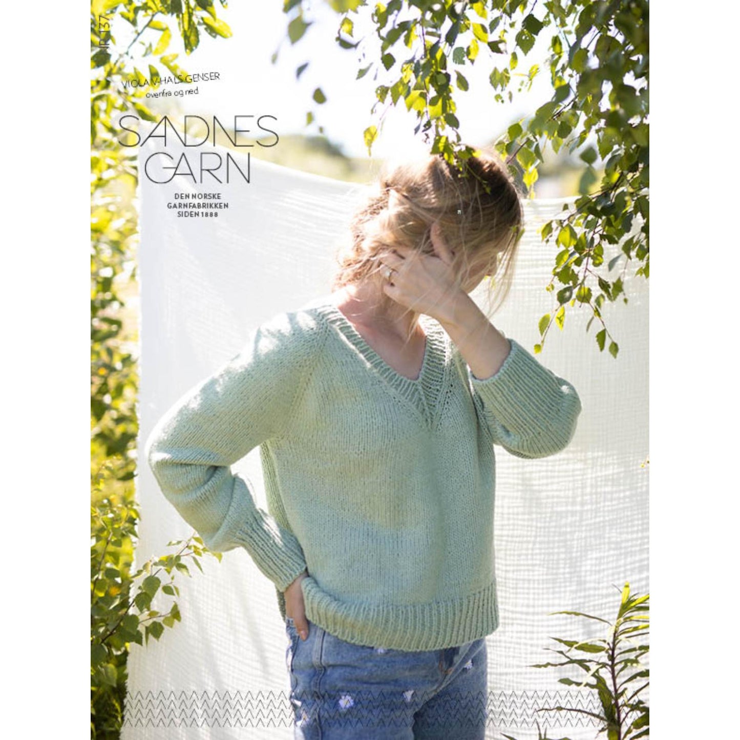 Anleitung (de, en) von © Sandnes - Viola Pullover V-Ausschnitt, Nr. 137