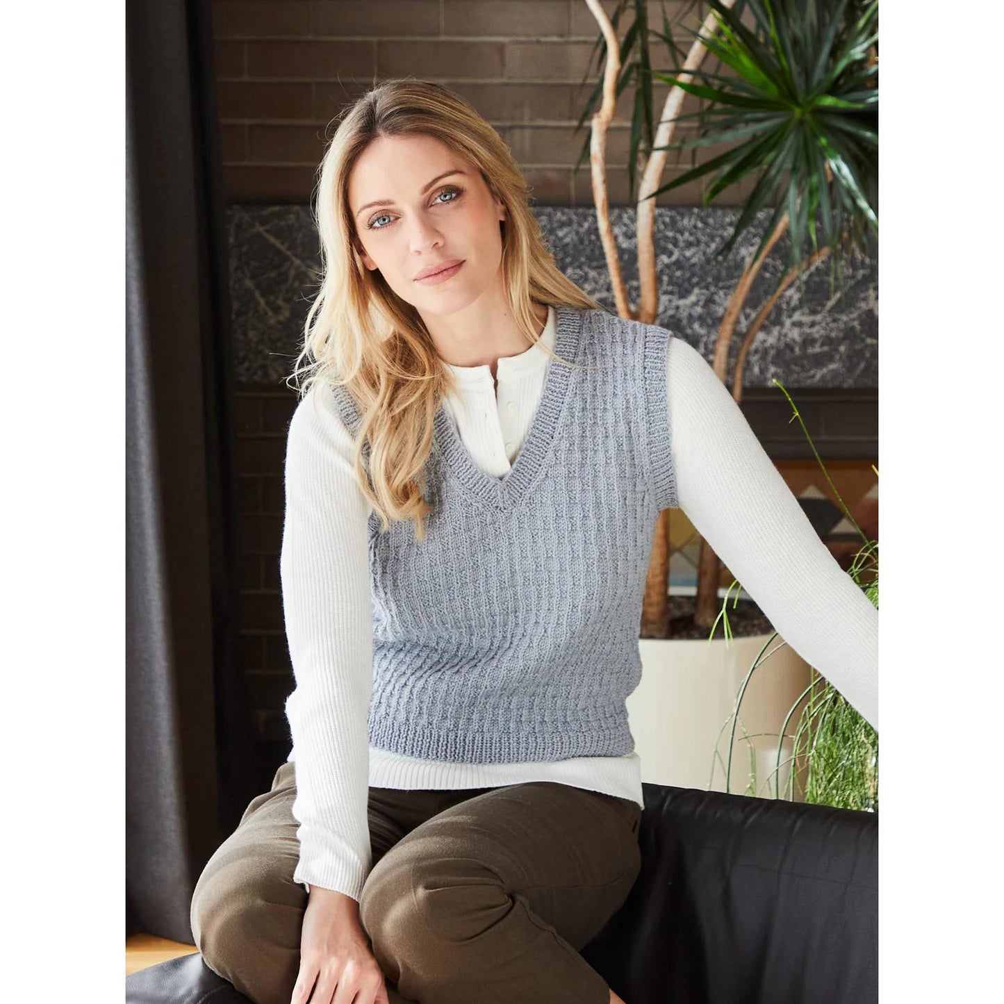 WYS, Anleitungsheft  ColourLab DK - Alma Slipover Waistcoat (EN)