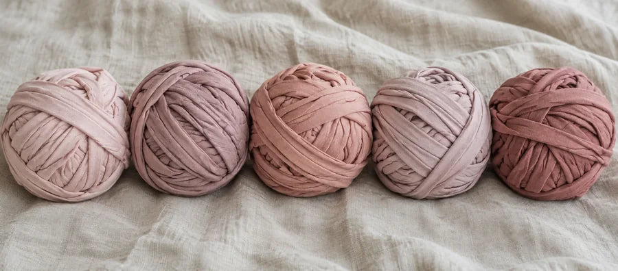 Warum sind die Farben beim recyceltes T-Shirt-Garn so unterschiedlich?